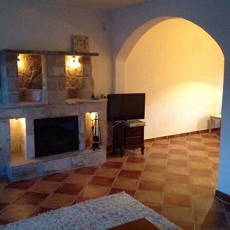 Guest House "Paradise" Τίβατ Εξωτερικό φωτογραφία