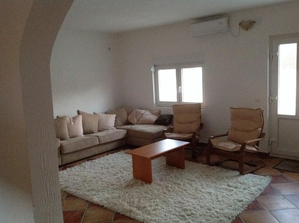 Guest House "Paradise" Τίβατ Δωμάτιο φωτογραφία