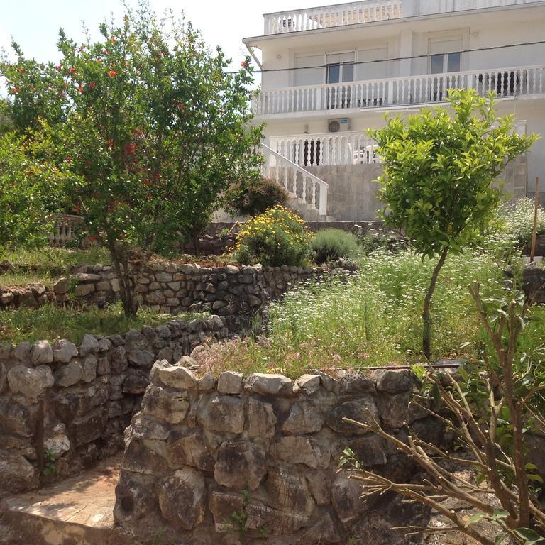 Guest House "Paradise" Τίβατ Εξωτερικό φωτογραφία